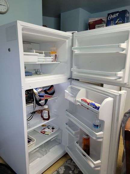Whirlpool Refrigerator WRT318FZDW09