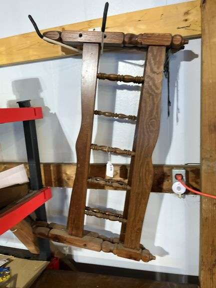 Twin bed w/ metal frame