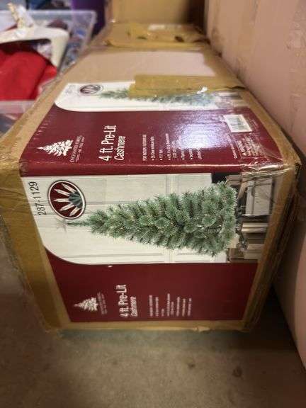 7' & 4' Christmas trees, Christmas wrapping paper, lighter bear & snowman
