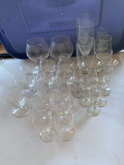 Miscellaneous glass stemware, cordials and samplers