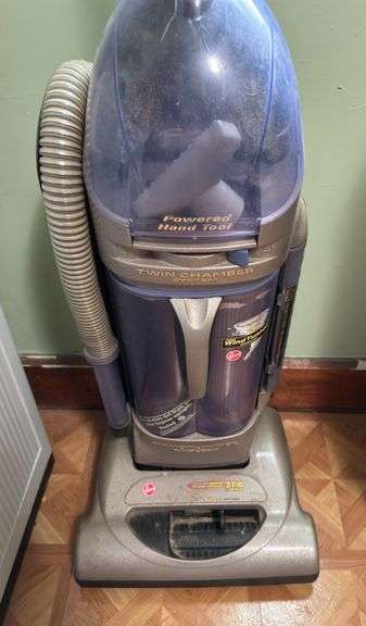 Hoover wind tunnel vacuum