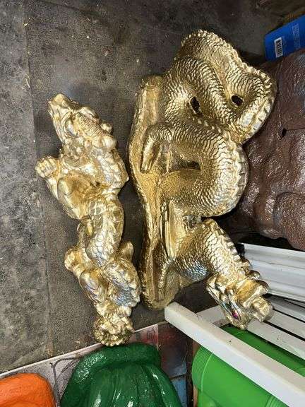 2 Painted concrete dragons, concrete painted fountain