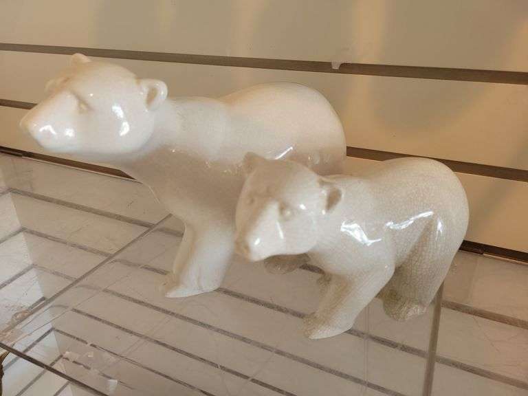 Pereiras polar bear Figurines (Portugal) image