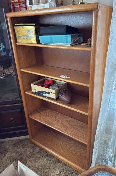 Bookshelf with adjustable shelves 32" x 59" x 10"