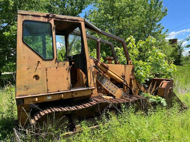 Case 1150B loader, runs, image