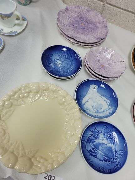 Claire Burke Bowl, Copenhagen Mother's Day Porcelain Blue/White Plates (Denamrk), Seymour Mann Lilac Floral Ceramic Plates and Bowls image
