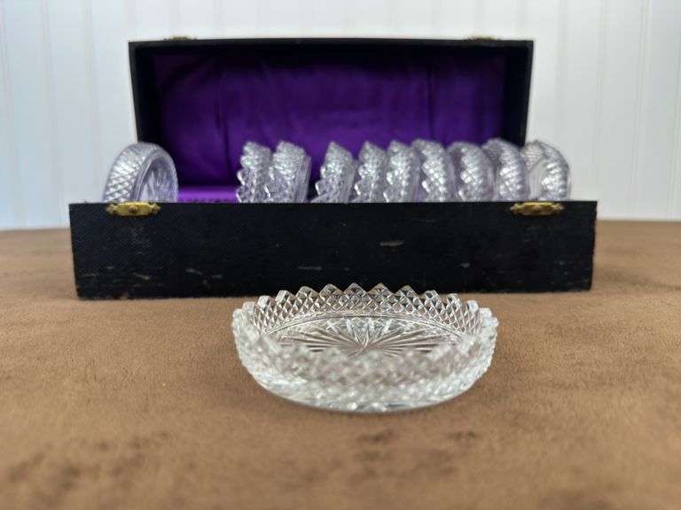 Crystal goblets in case, glass casters in case, 2 crystal bowls