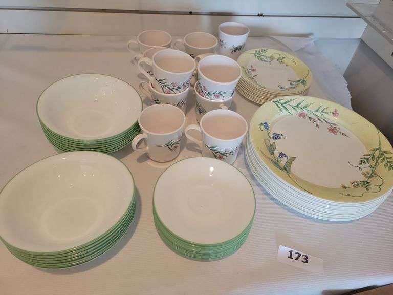 Corningware and Corelle Dinnerware image