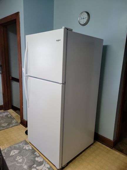 Whirlpool Refrigerator WRT318FZDW09