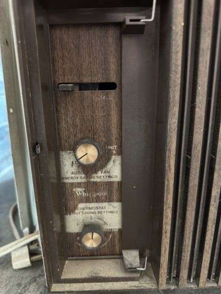 Window air conditioner 22 x 14 - working/cool when tested