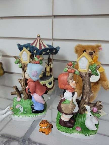 Hummel Teddy Bear, Boyds Bears Musical Carouselz Porcelain Pieces (broken) image