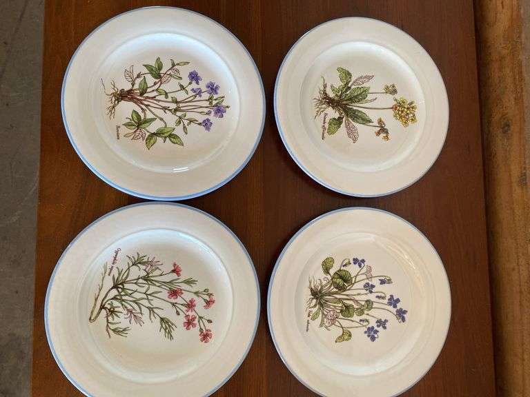 12 plates various flowers, “ceramiche Italy” (some chips), Dutch plate, Royal Albert ornament, England plate, Limoges trinket dish