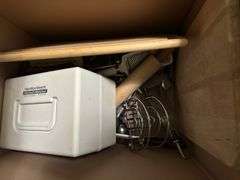 Large lot of kitchen items