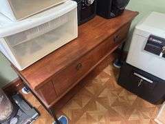 One drawer table