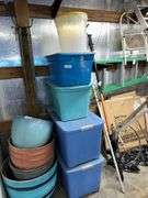 Lot of plastic storage tubs