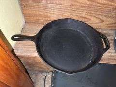 Lodge cast iron skillet, cast iron dutch oven, griddle