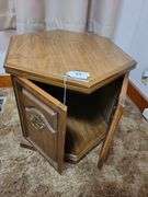 Side Table w/Cabinet 22 x 20 x 25
