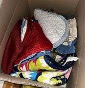 Lot of linens, placemats,
