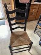 Round table kitchen and 4 chairs 45” diameter