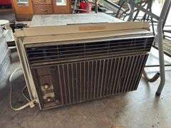 Window air conditioner 22 x 14 - working/cool when tested
