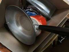 Large lot of kitchen items