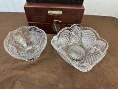Crystal goblets in case, glass casters in case, 2 crystal bowls