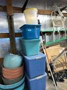 Lot of plastic storage tubs
