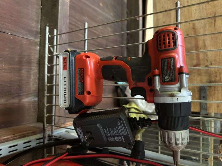 Black & Decker air station and 20v drill