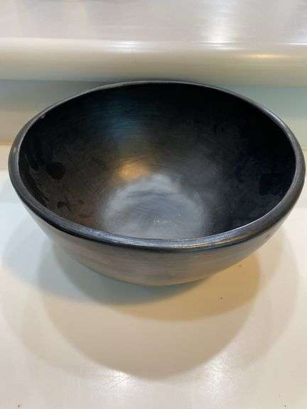 Black stoneware serving bowl and 4 salad bowls, “earth cold leaf”