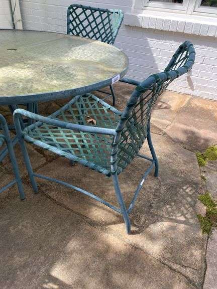 Vintage Brown Jordan Outdoor round table and 4 chairs, 47”d x 25”h, (heavy items, must have your own help to load)