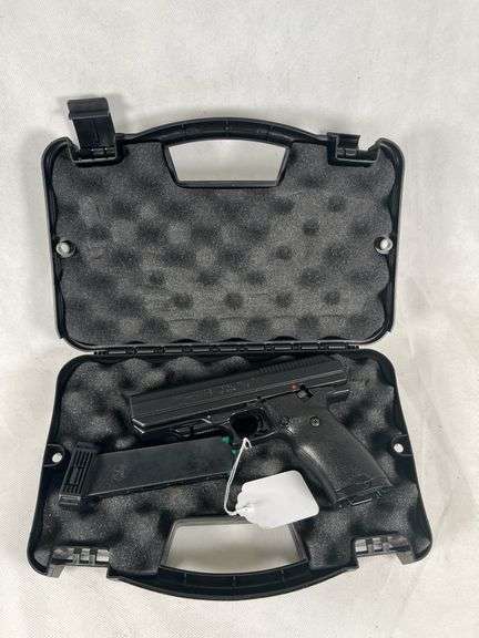 Hi Point  40  JCP  X7282161  2 mags, case
