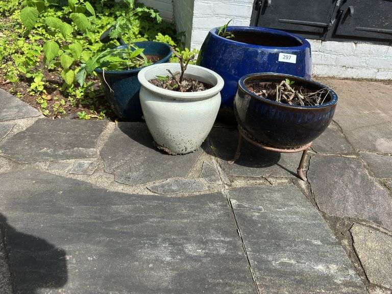 4 pots 1 large. Bring help image