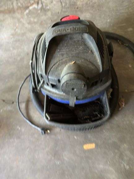 4 gallon shop vac. In garage