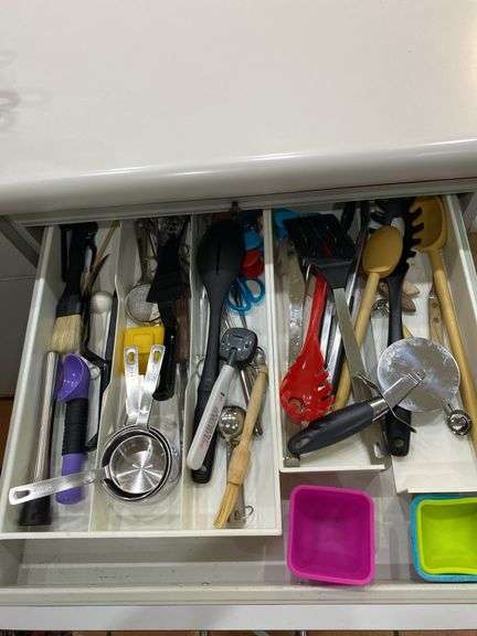 Utensils, dishcloths, 3 drawers