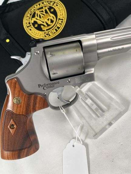S & W  44 mag  629-8  CZM6182