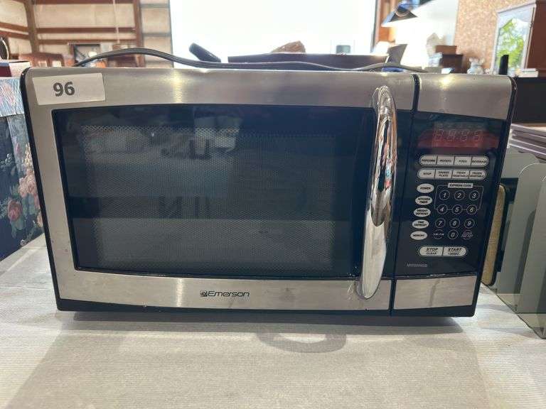 Emerson microwave 900 watt
