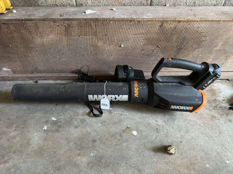 WORX 20v leaf blower with 2 batteries and charger image