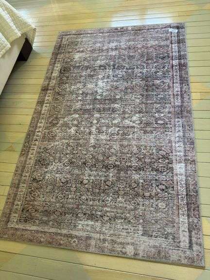 Jules 100% polyester face rug 3’6” X 5’6”