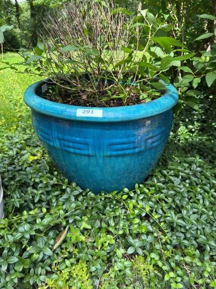 2 flower pots
