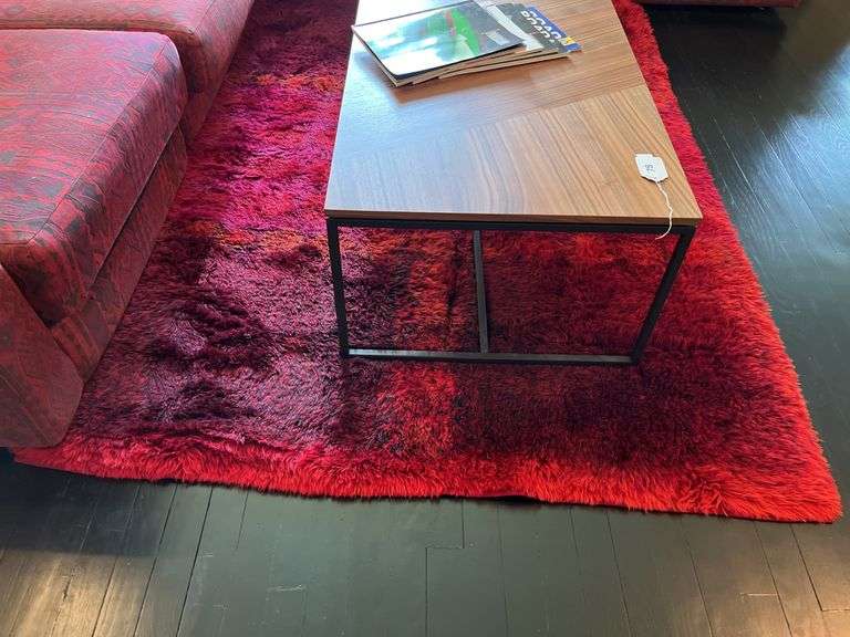 73”x 80” shag rug