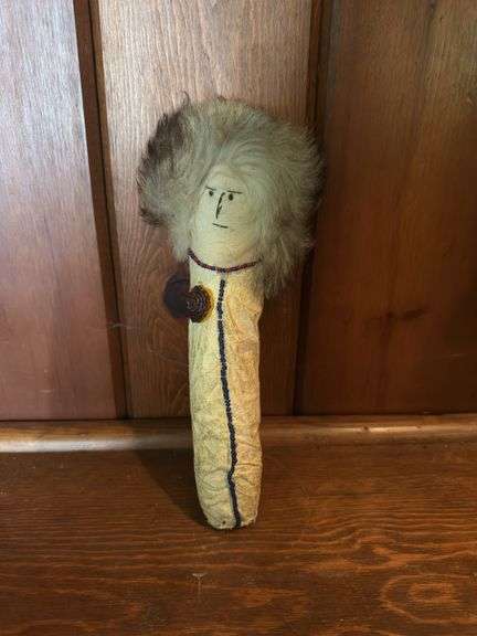 Mata Ortiz pottery olla pot or jar, cribbage boards pair of wooden serving spoons, Eskimo doll