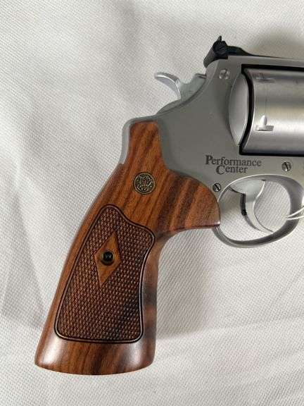 S & W  44 mag  629-8  CZM6182
