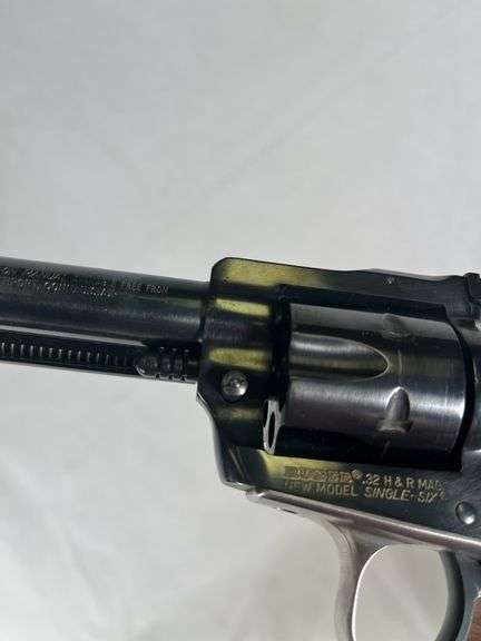 Ruger  32 H & R Magnum  single six  650-32316