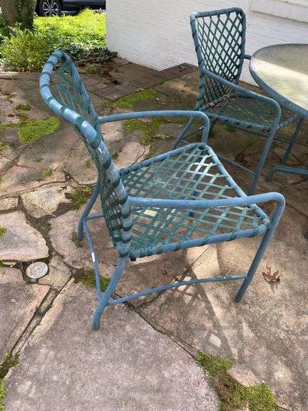 Vintage Brown Jordan Outdoor round table and 4 chairs, 47”d x 25”h, (heavy items, must have your own help to load)
