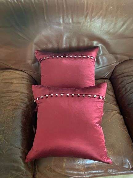 6 throw pillows