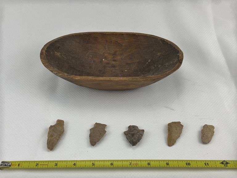Wooden bowl and 5 Indian Arrow Heads