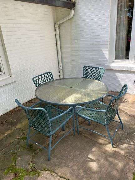 Vintage Brown Jordan Outdoor round table and 4 chairs, 47”d x 25”h, (heavy items, must have your own help to load) image