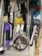 Utensils, dishcloths, 3 drawers