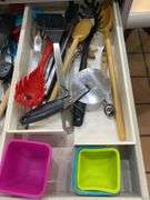 Utensils, dishcloths, 3 drawers