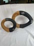 Light balsa wood circular decor